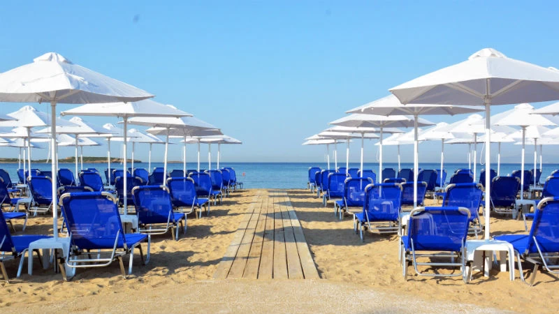 14 λόγοι για να απλώσουμε πετσέτα στις παραλίες της Αττικής - εικόνα 5