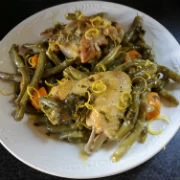 Κόκορας λεμονάτος με πράσινα φασολάκια στην κατσαρόλα