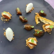 Λευκή μελιτζάνα φτιαγμένη σαν γλυκό του κουταλιού με μπαχαρικά (του σεφ Παύλου κυριάκη)