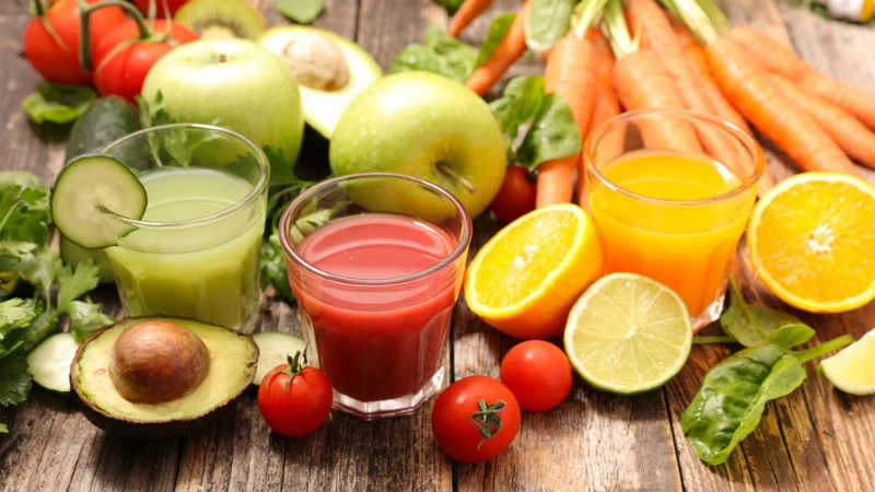 9 κοκτέιλ φρούτων και λαχανικών… στην υγειά μας!