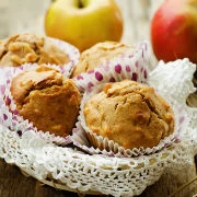 Μάφινς με μήλα και τυρί