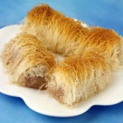 Κανταϊφάκια με παντσέτα και κάστανα