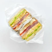 Bagel με αβγά scrambled