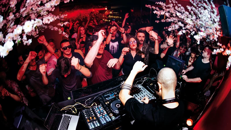 Το αθηναϊκό clubbing στα σύνορα... Βερολίνου-Βελιγραδίου - εικόνα 1