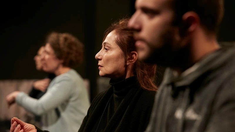 «Γρανάδα»: Είδαμε πρόβα και μιλήσαμε με τους συντελεστές της νέας παράστασης του Γιάννη Καλαβριανού - εικόνα 3