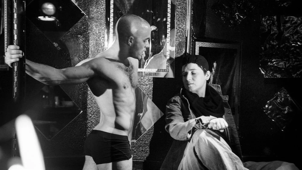  Το «Pierrot Lunaire» του σκηνοθέτη Bruce LaBruce και παραγωγού Jürgen Brüning κερδίζει τέσσερα χρόνια πριν το Jury award του Teddy Award –του διεθνούς βραβείου για ταινίες με LGBT περιεχόμενο.