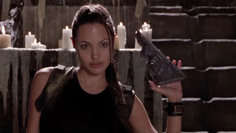 Αλίσια Βικάντερ ή Αντζελίνα Τζολί; Η μάχη των δύο «Tomb Raider» - εικόνα 5