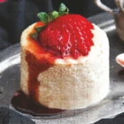 Ψητή κρέµα ανθότυρου µε φράουλες και σιρόπι κόκκινου κρασιού