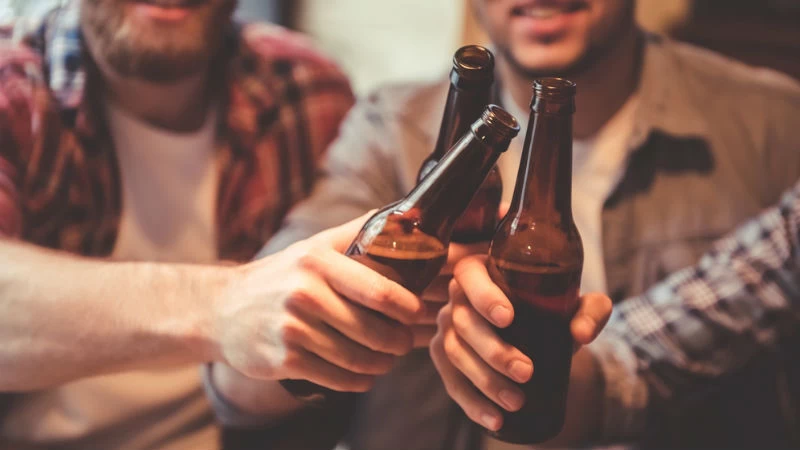 «Και πίνω μπίρες» στο Γκάζι - εικόνα 1