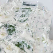 Τζατζίκι με σέσκουλα και αγγούρι (του μεζεδοπωλείου "Παραλιακόν")