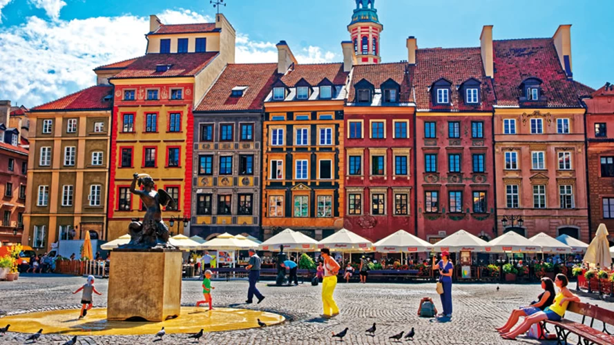 Η διάσημη Γοργόνα της Βαρσοβίας είναι άγρυπνος φρουρός της Παλιάς Πόλης