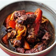 Τρυφερό μοσχάρι με μουστάρδα (του Jamie Oliver)