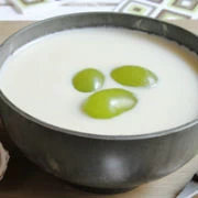 Κρύα σούπα με ψωμί και αμύγδαλα “Ajo Blanco” (Άχιο Μπλάνκο)*