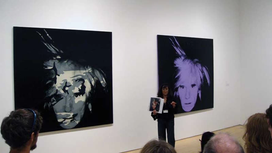 Οι αυτοπροσωπογραφίες του Άντι Γουόρχολ στο MoMA του Σαν Φρανσίσκο.