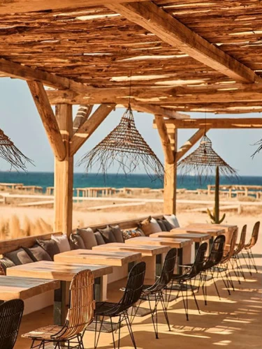 Την εξωτική πλευρά του νησιού θα ανακαλύψεις στο «Tortuga Βeach Bar & Restaurant» 