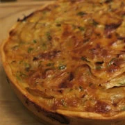 Ανοιχτή κρεμμυδόπιτα