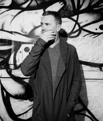 Nick Warren