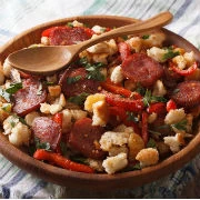 Μigas (Μίγκας) Λουκάνικα με μπουκιές ψωμιού και πιπεριές στο τηγάνι