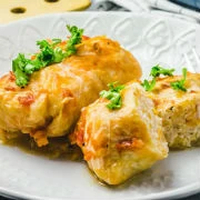 Λαχανοντολμάδες με κουνουπίδι, πλιγούρι και ντομάτα