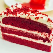 Κόκκινο κέικ με κρέμα