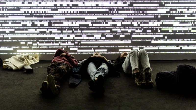 «data.flux [12XGA version]»: Μέσα στη χαοτική παλίρροια του Ικέντα - εικόνα 1