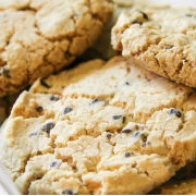 Μπισκότο σαν κέικ με ρεβίθια και λευκή σοκολάτα