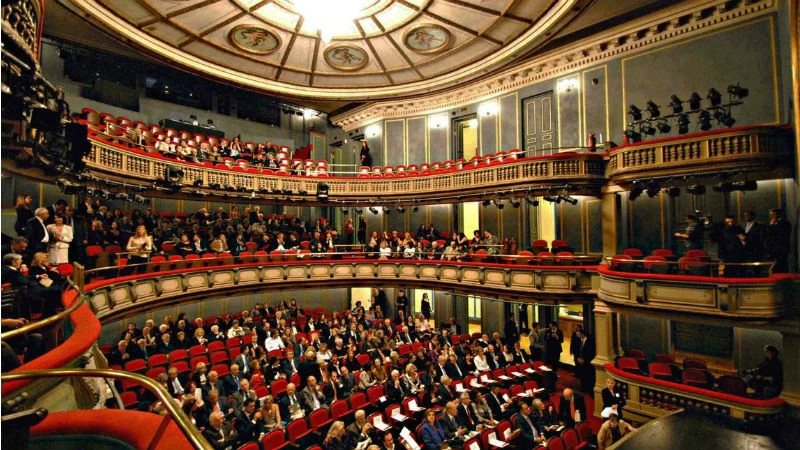 Το «ακριβό» Εθνικό Θέατρο του Στάθη Λιβαθινού - εικόνα 1