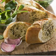 Σκορδόψωμο με αρωματικά βότανα