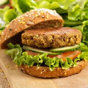 Χορτοφαγικά μπέργκερς με φακές και φιστίκια 