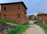 Ένα ξεχωριστό φωτο-οδοιπορικό στα Πλίνθινα Χωριά των Κορεστείων