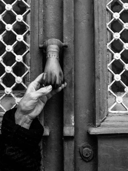 Μία πρώτη γεύση από τις «Ξένες Πόρτες» με την Νένα Μεντή - εικόνα 1