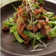 Σαλάτα  με γαρίδες και πατάτες rosti