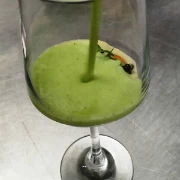 Σούπα αγγούρι με μύδια και εσπεριδοειδή