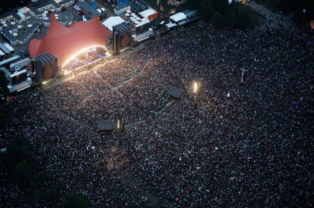 Αποστολή στο Roskilde Festival: Η νύχτα που η Cardi B «υποκλίθηκε» στη Rosalia - εικόνα 4