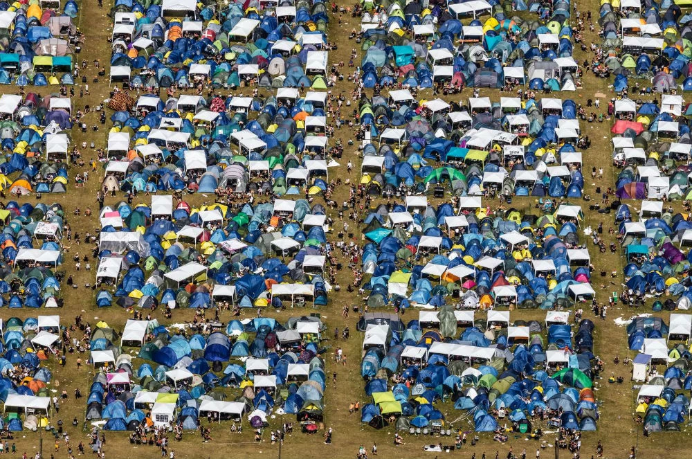 Αποστολή στο Roskilde Festival: Η νύχτα που η Cardi B "υποκλίθηκε" στη Rosalia - εικόνα 8