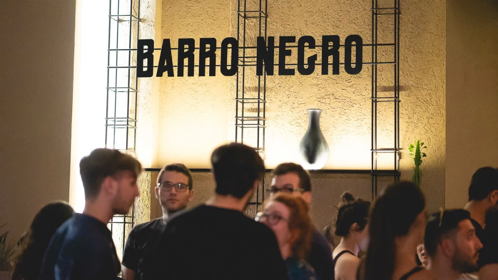 «Barro Negro»: H νέα μπαρίστικη άφιξη στην πόλη έχει θέμα την αγαύη και το Μεξικό - εικόνα 1