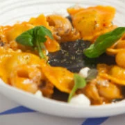 Ραβιόλι με σπανάκι, σουπιά και ρικότα