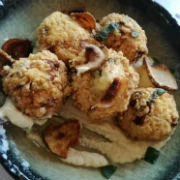 Πιταρούδια με ρεβύθια και κολοκάσι 