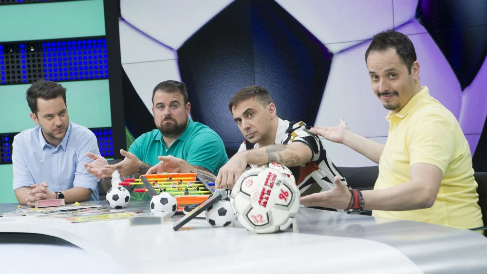 Τι κάνουν οι κωμικοί στην Cosmote TV; - εικόνα 1