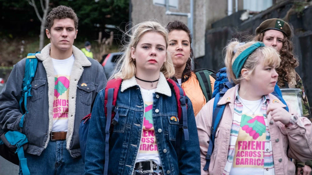 «Derry Girls»: Η επιστροφή ενός απροσδόκητου ιρλανδικού hit - εικόνα 1