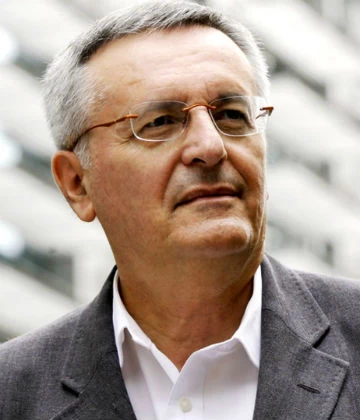 Book For Thought | Με τα «Αχυρένια σκυλιά» θα μάθεις να γαβγίζεις - εικόνα 1