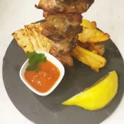 Κοντοσούβλι με κέτσαπ αρωματισμένη με τζίνζερ