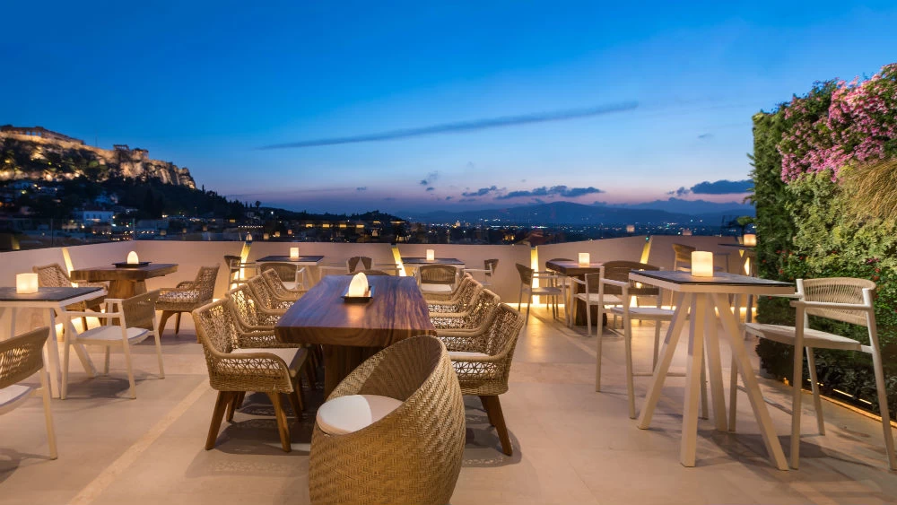 Εξαιρετική θέα και γεύσεις στα rooftops της Αθήνας - εικόνα 1