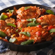 Κοτόπουλο στήθος κοκκινιστό με λαχανικά