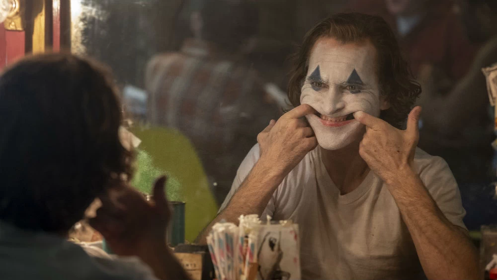 O Joker Einai H Tromaktikh Antanaklash Ths Epoxhs Mas 8ema Sinema A8hnorama