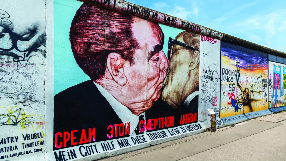 Το Βερολίνο γιορτάζει τα 30 χρόνια από την πτώση του Τείχους - εικόνα 4