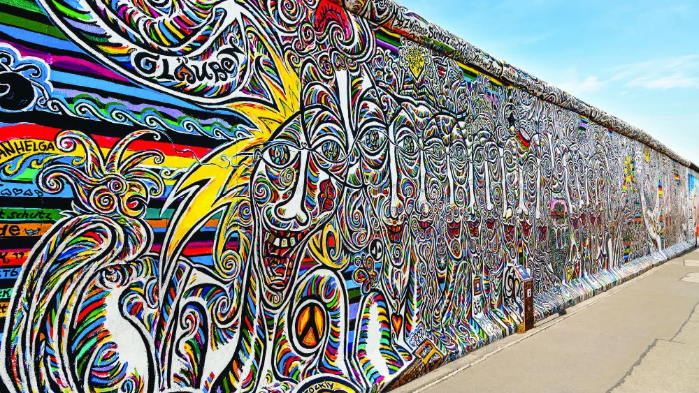Το Βερολίνο γιορτάζει τα 30 χρόνια από την πτώση του Τείχους - εικόνα 1
