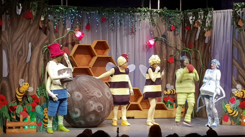 Τα στρουμφάκια και η Μάγια η μέλισσα έρχονται στο Alhambra Art Theatre - εικόνα 3