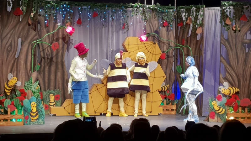 Τα στρουμφάκια και η Μάγια η μέλισσα έρχονται στο Alhambra Art Theatre - εικόνα 4