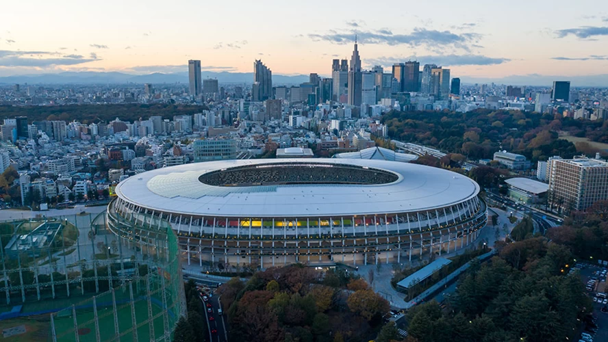 Το Ολυμπιακό Στάδιο του Τόκιο όπου θα γίνουν οι τελετές έναρξης και λήξης των Αγώνων καθώς και τα αγωνίσματα του στίβου και ποδοσφαιρικά παιχνίδια.